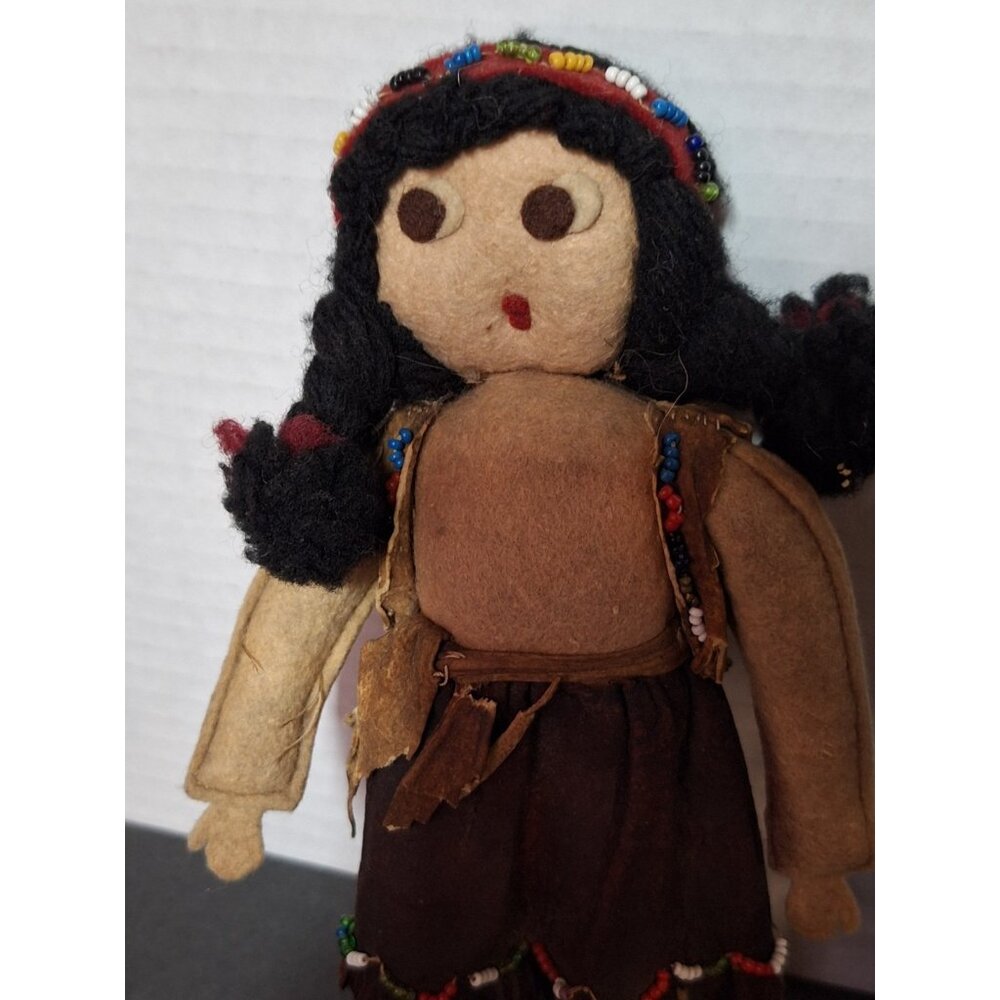 2 - Vintage Native American Handmade 7.5" Leather Clothing Dolls - Picture 10 of 16